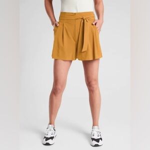 Athleta skyline short in Tuscan gold size 6